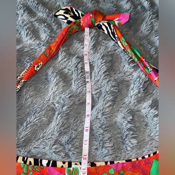 Vibrant Cabi Reversible Sling Bag EUC - Picture 4 of 9